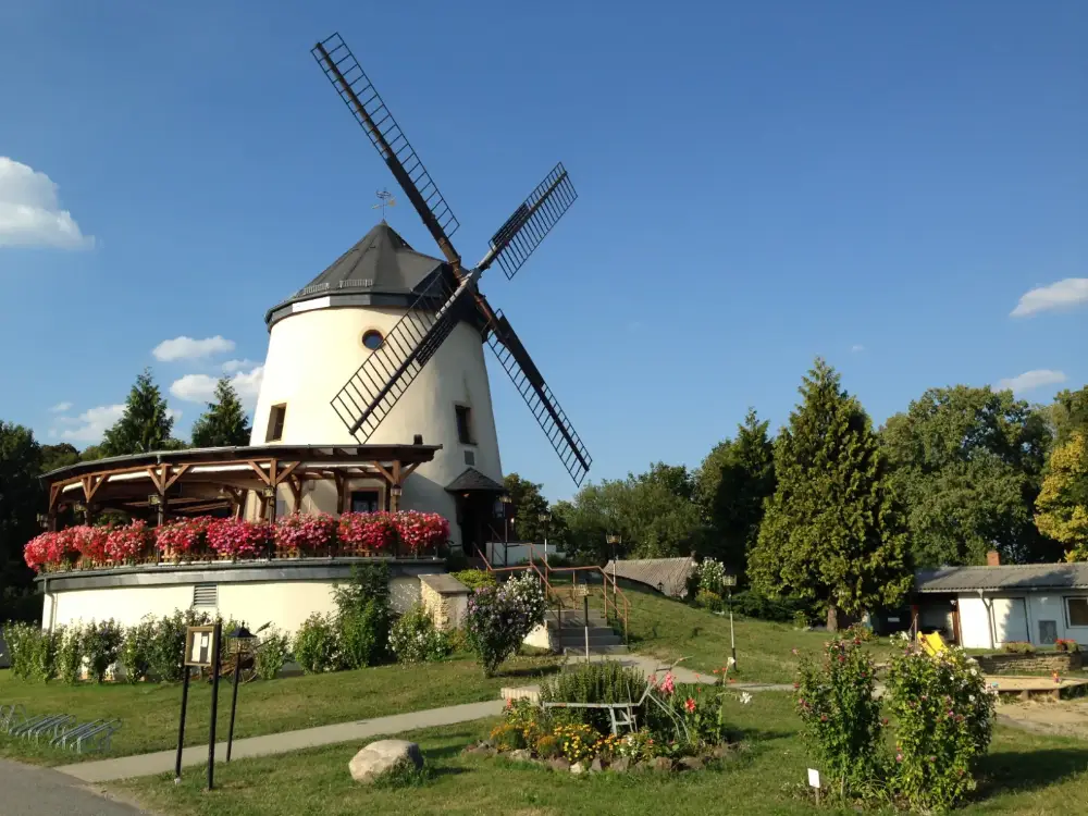 Leutewitzer Windmühle am Tag